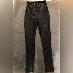 Diane Gilman DG2 Leggings  black Slim & Sleek Coated Knit Leggings NWT excellent